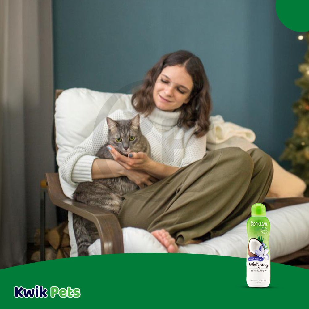 LifeStyle of TropiClean Awaphui and Coconut Whitening Dog & Cat Shampoo 20-oz